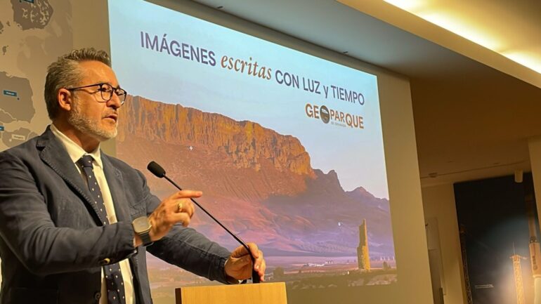 Inaugurada, en el Parque de las Ciencias de Granada, la exposición “Imágenes escritas con luz y tiempo: Geoparque de Granada”